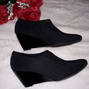 Etienne Aigner Size 7.5 Womens Black Ankle Booties